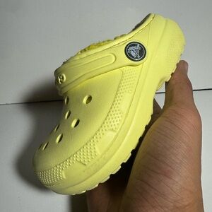CROCS Classic Lined Clogs “Neon Yellow” Kids Size 8c